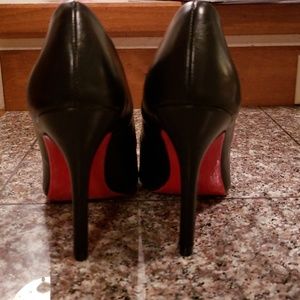Pointed toes pump size 7, black